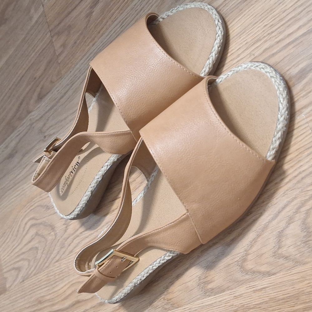 Comfortview Tan Slingback Sandals